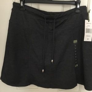 Green Tea textured knit skort